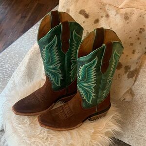 Ariat women’s western boots